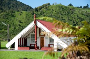 02Jun2015090611Wanganui Maori Meeting House.jpg